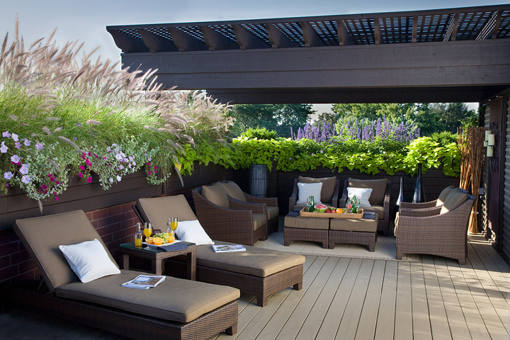 decorate-your-deck-with-plants-quiet-corner