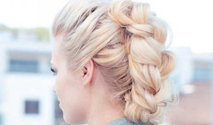 Super Easy Hairstyle You Can Do In Less Than 10 Minutes