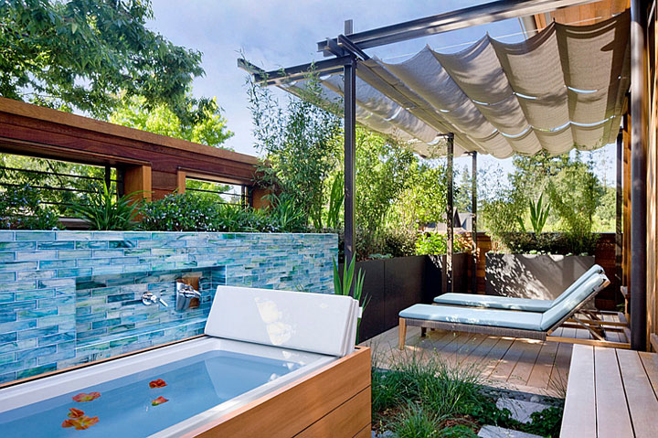 Beautiful Outdoor Bathroom Designs