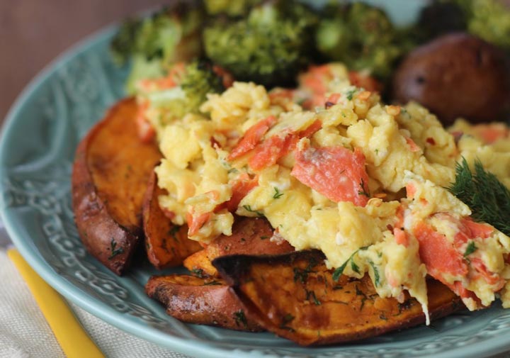 Dill Smoked Salmon and Red Pepper Scramble