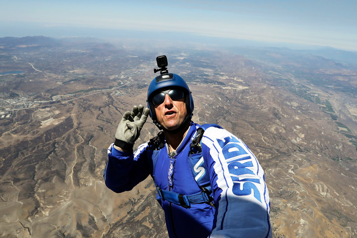 Skydiver jumps from 25,000 ft with no parachute, into a net!